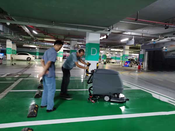 工業(yè)洗地機清潔效果不行(圖1)