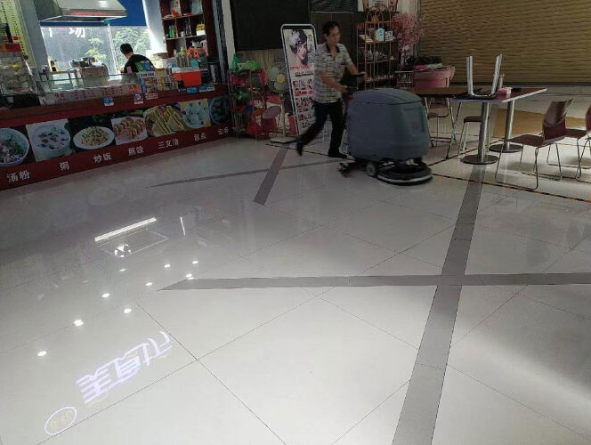 物業(yè)小區(qū)選購(gòu)洗地機(jī)注意事項(xiàng) 物業(yè)小區(qū)選購(gòu)洗地機(jī)注意事項(xiàng)