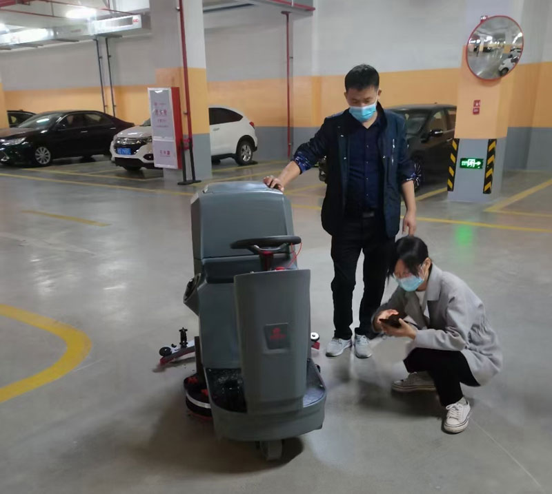 為您的設(shè)施尋找停車場(chǎng)清掃機(jī) 為您的設(shè)施尋找停車場(chǎng)清掃機(jī)