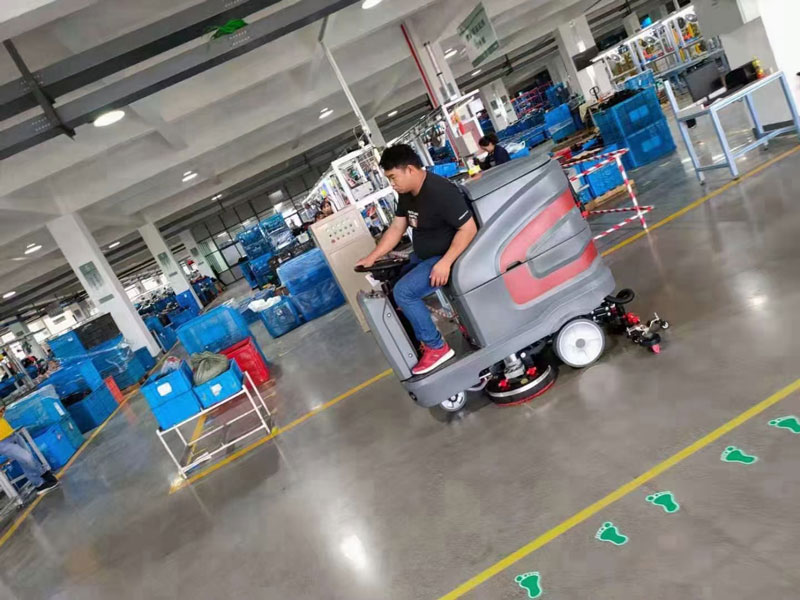 手推式洗地機(jī)、駕駛式洗地機(jī)好用嗎 手推式洗地機(jī)、駕駛式洗地機(jī)好用嗎