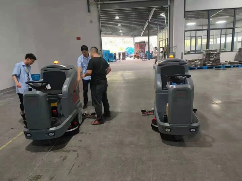 洗地機(jī)到底好不好用-工業(yè)洗地機(jī) 洗地機(jī)到底好不好用-工業(yè)洗地機(jī)