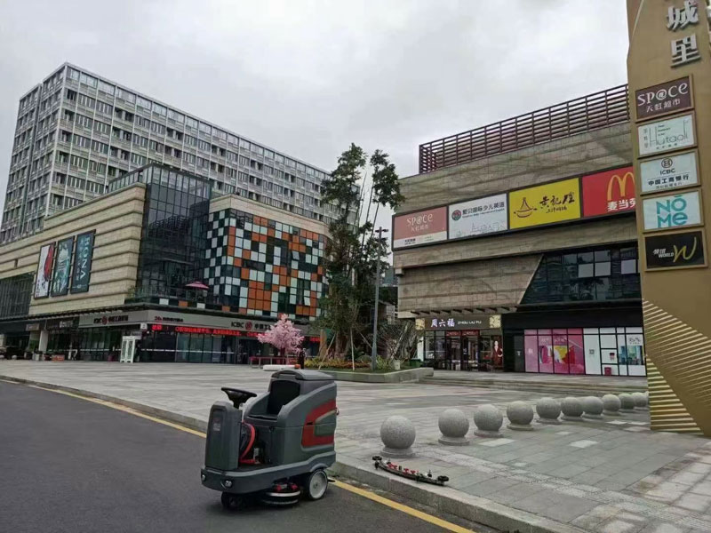 商場(chǎng)超市使用洗地機(jī)的五個(gè)好處 商場(chǎng)超市使用洗地機(jī)的五個(gè)好處